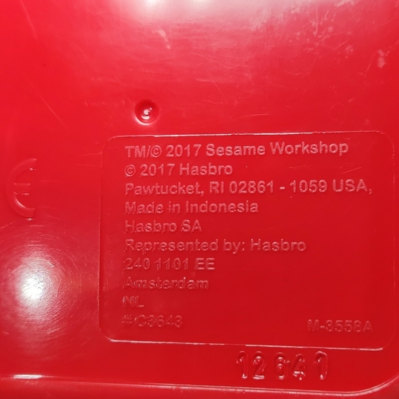 Sesame Street Elmo's On The Go Letters 2017 - Picture 4 of 12